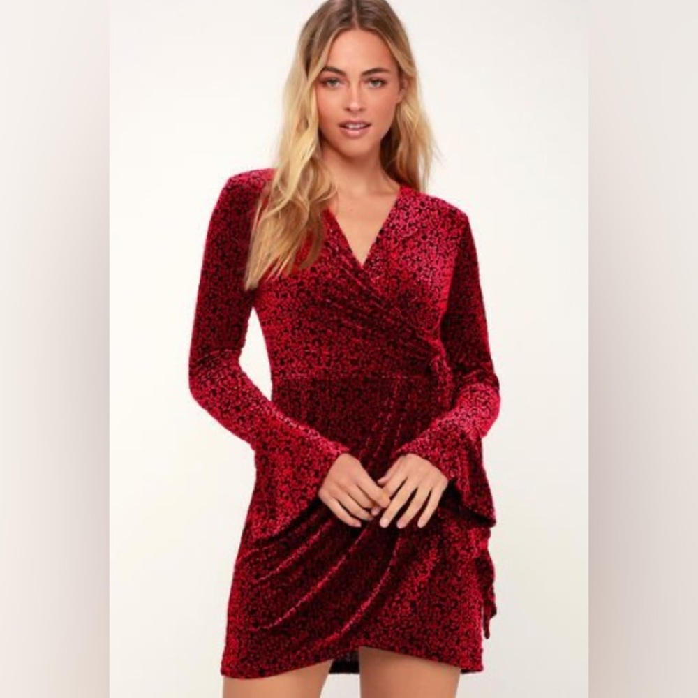 C/MEO Collective Sz S Red & Black Long Sleeve Velvet Floral Mini Holiday Dress